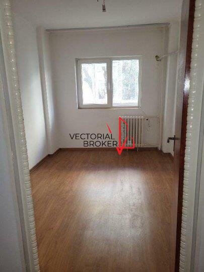 Basarabia- Chisinau 3 camere decomandate, et.1, 71mp, 2 bai,